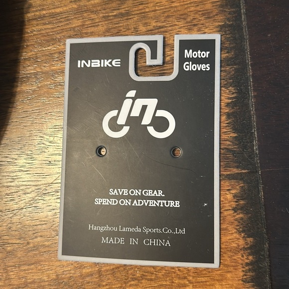 Biking gloves NWTs size large - Picture 5 of 5